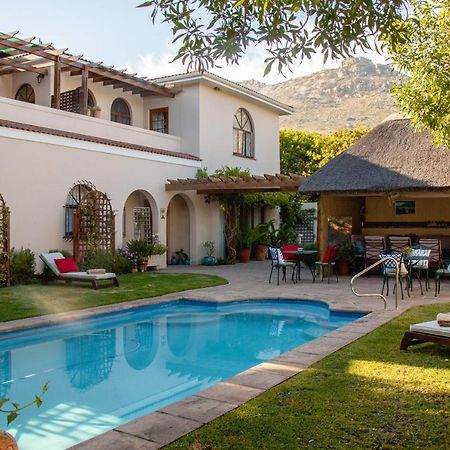 A Tuscan Villa Guest House Fish Hoek Bagian luar foto