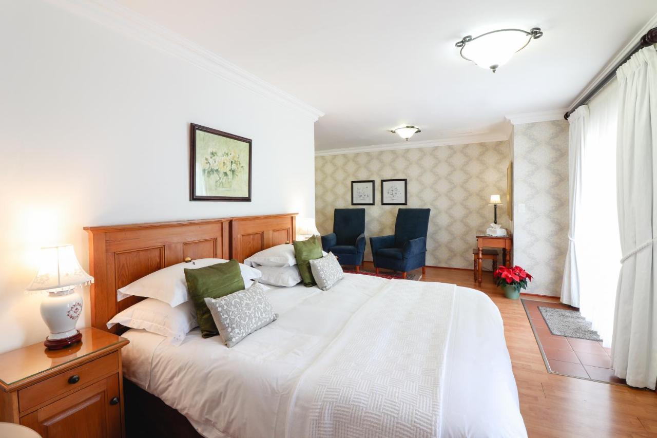 A Tuscan Villa Guest House Fish Hoek Bagian luar foto