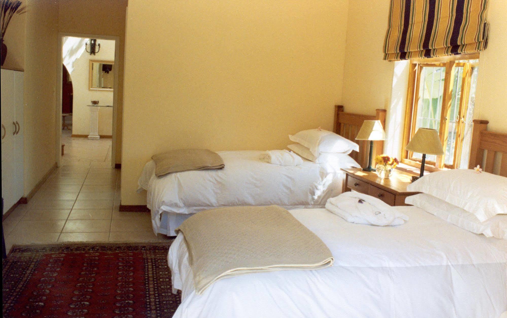 A Tuscan Villa Guest House Fish Hoek Bagian luar foto