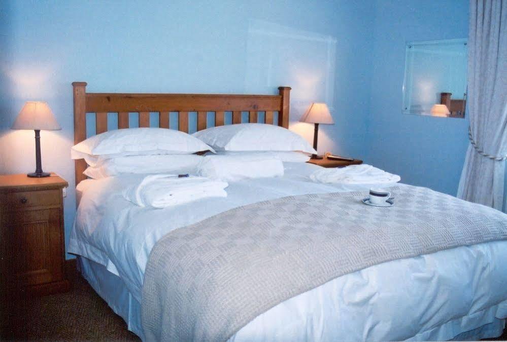 A Tuscan Villa Guest House Fish Hoek Bagian luar foto