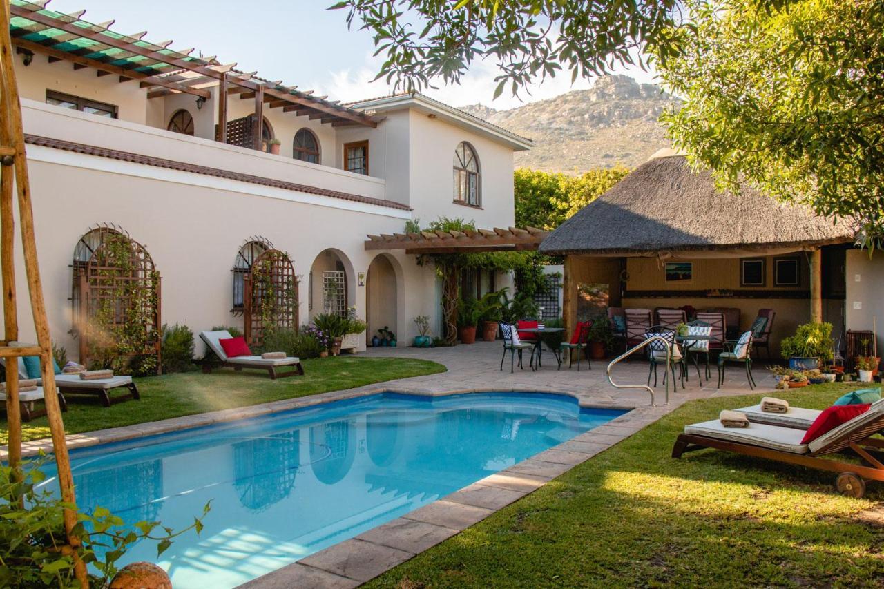 A Tuscan Villa Guest House Fish Hoek Bagian luar foto