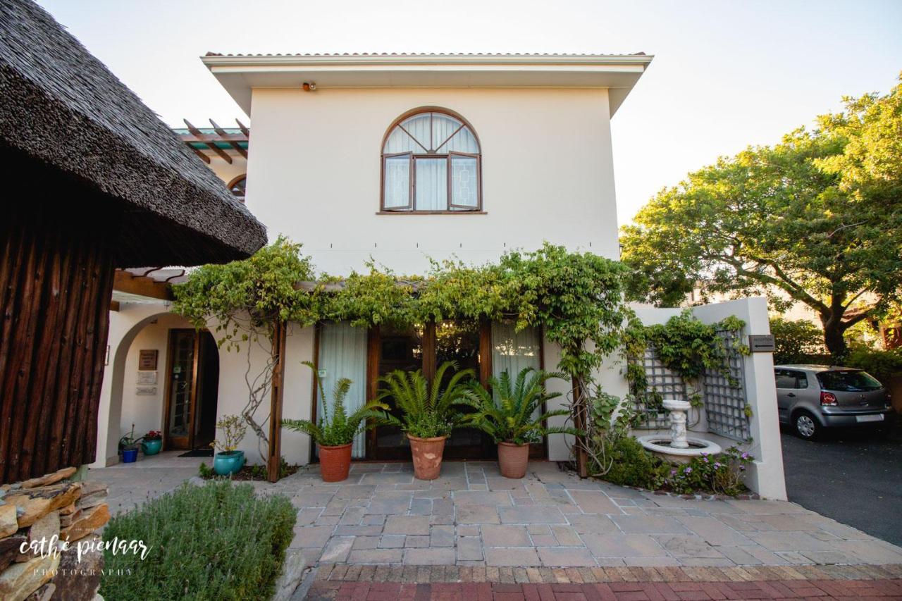 A Tuscan Villa Guest House Fish Hoek Bagian luar foto