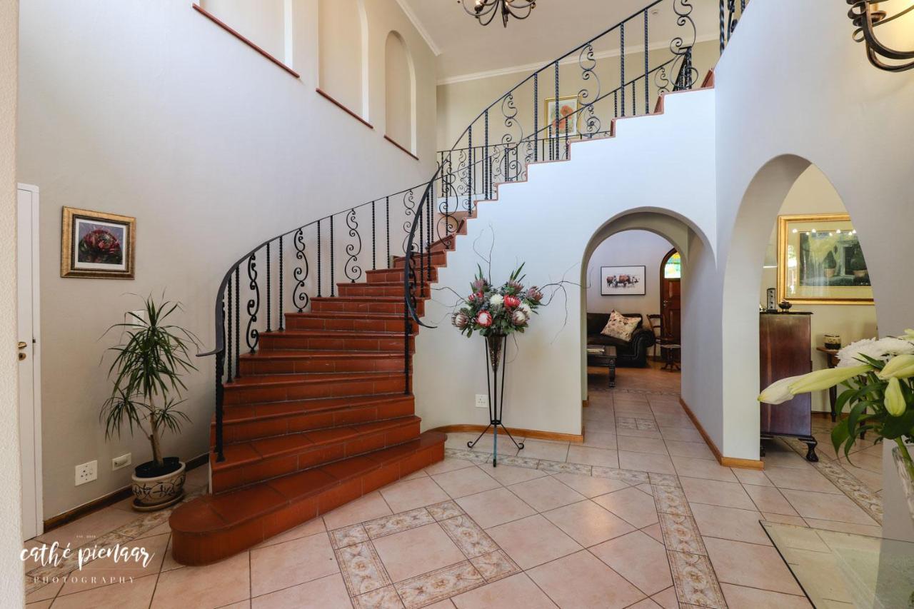 A Tuscan Villa Guest House Fish Hoek Bagian luar foto