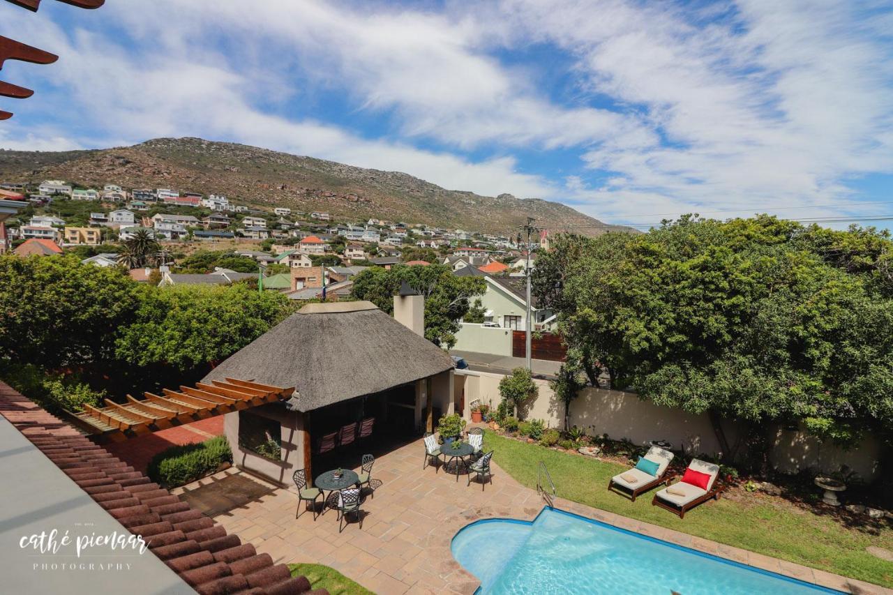 A Tuscan Villa Guest House Fish Hoek Bagian luar foto