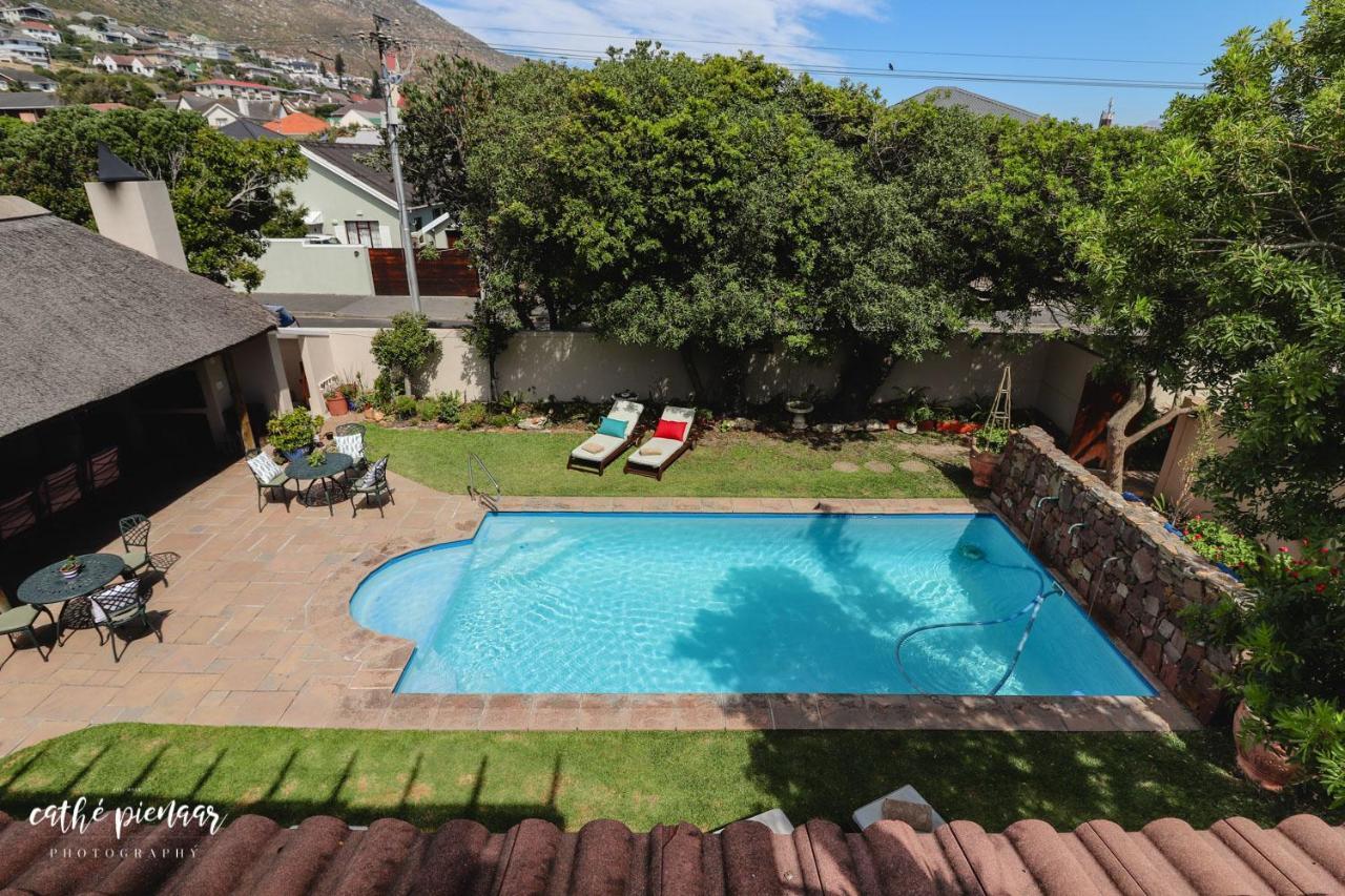 A Tuscan Villa Guest House Fish Hoek Bagian luar foto