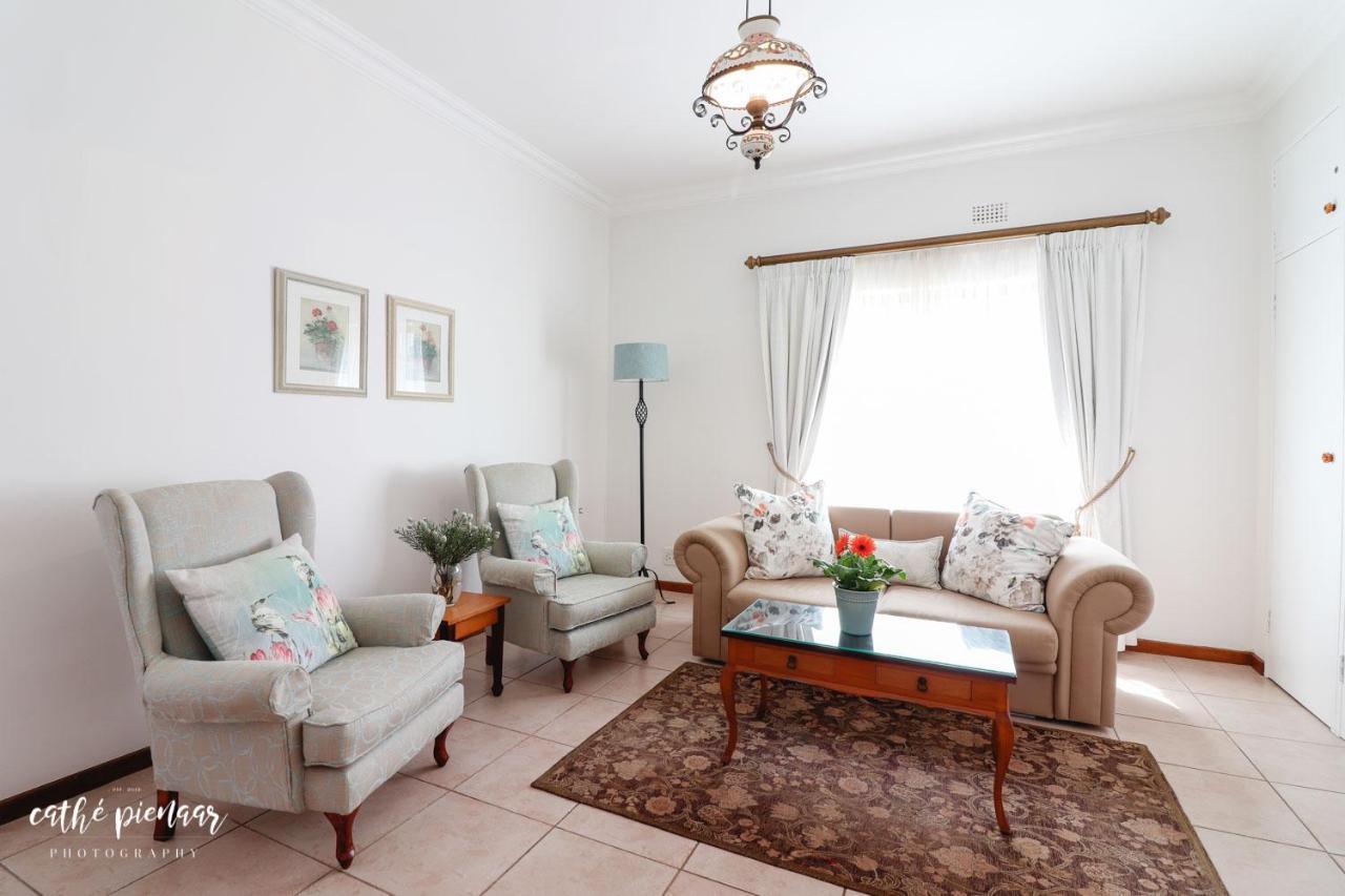 A Tuscan Villa Guest House Fish Hoek Bagian luar foto