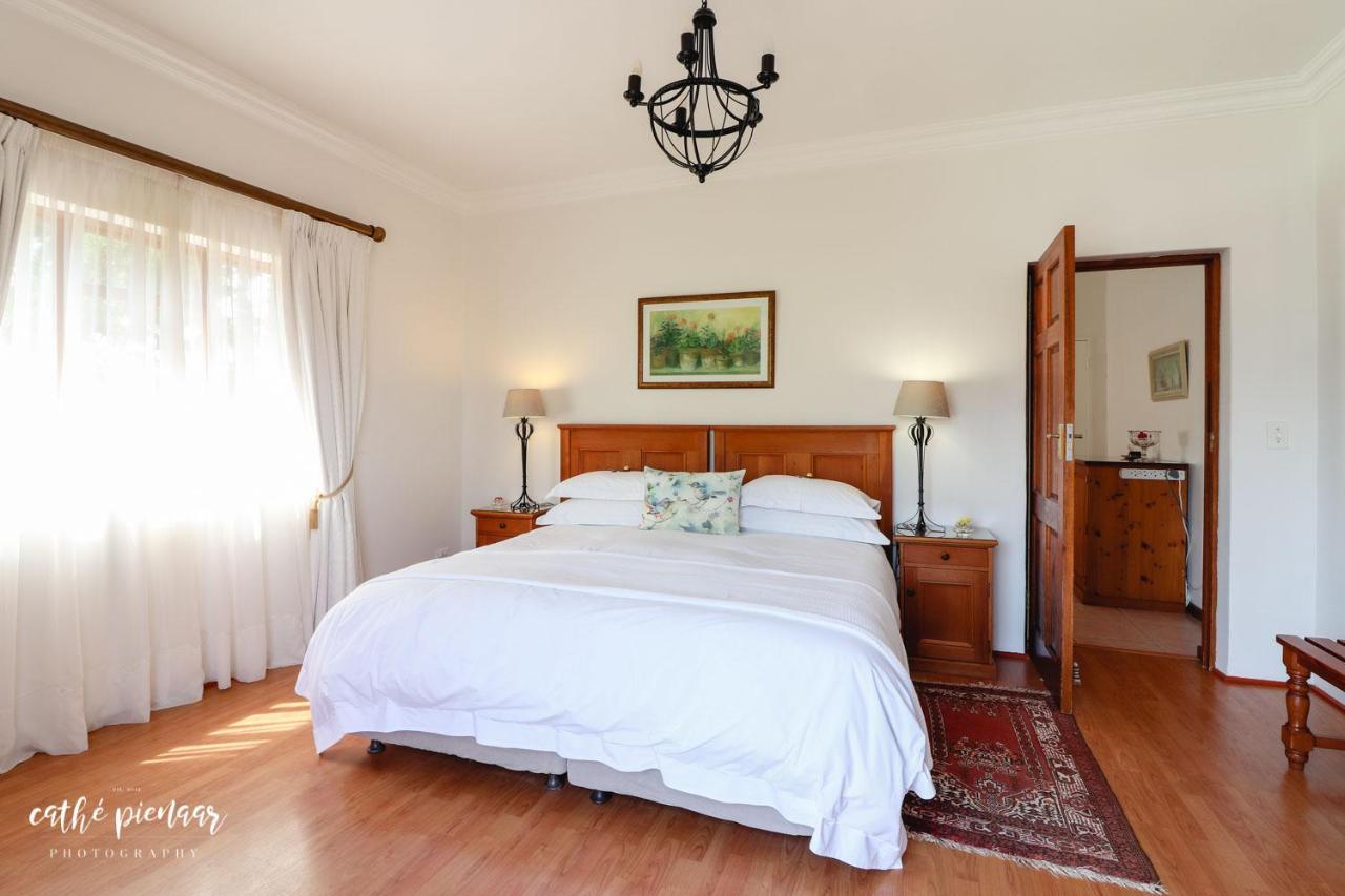 A Tuscan Villa Guest House Fish Hoek Bagian luar foto