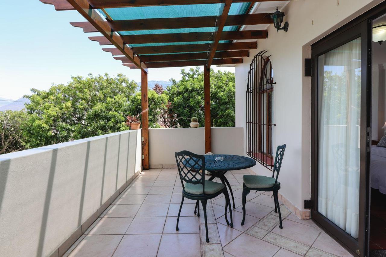 A Tuscan Villa Guest House Fish Hoek Bagian luar foto