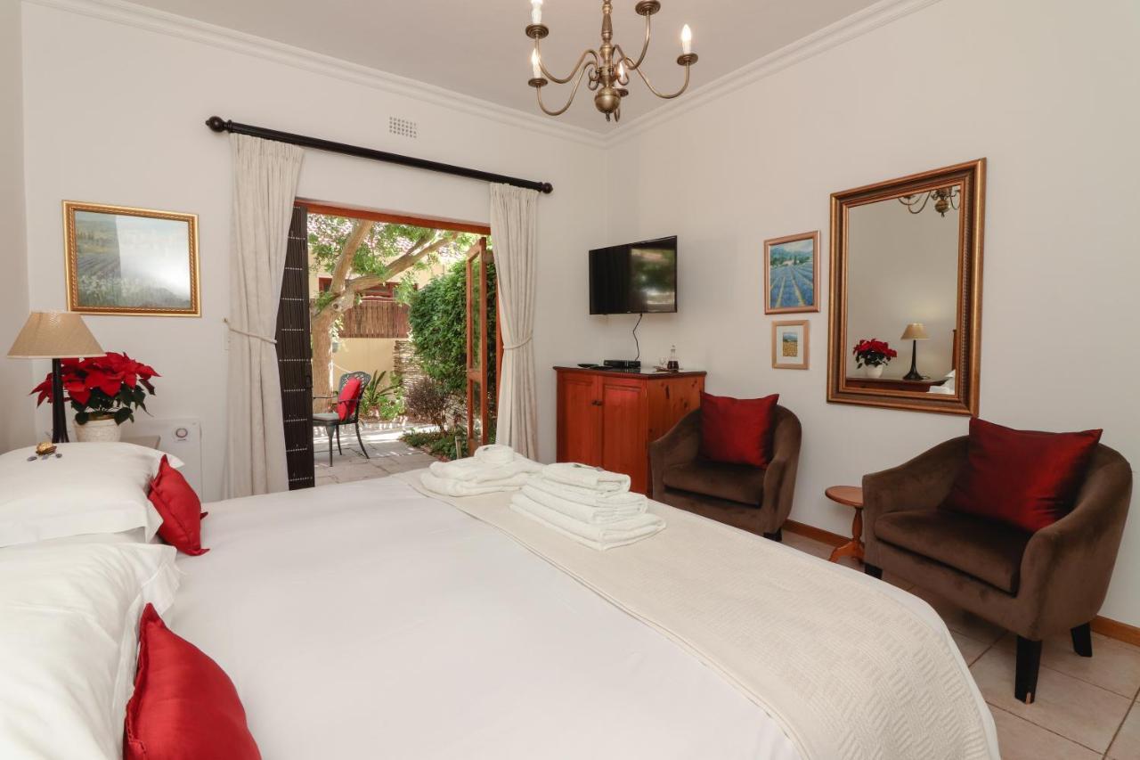 A Tuscan Villa Guest House Fish Hoek Bagian luar foto