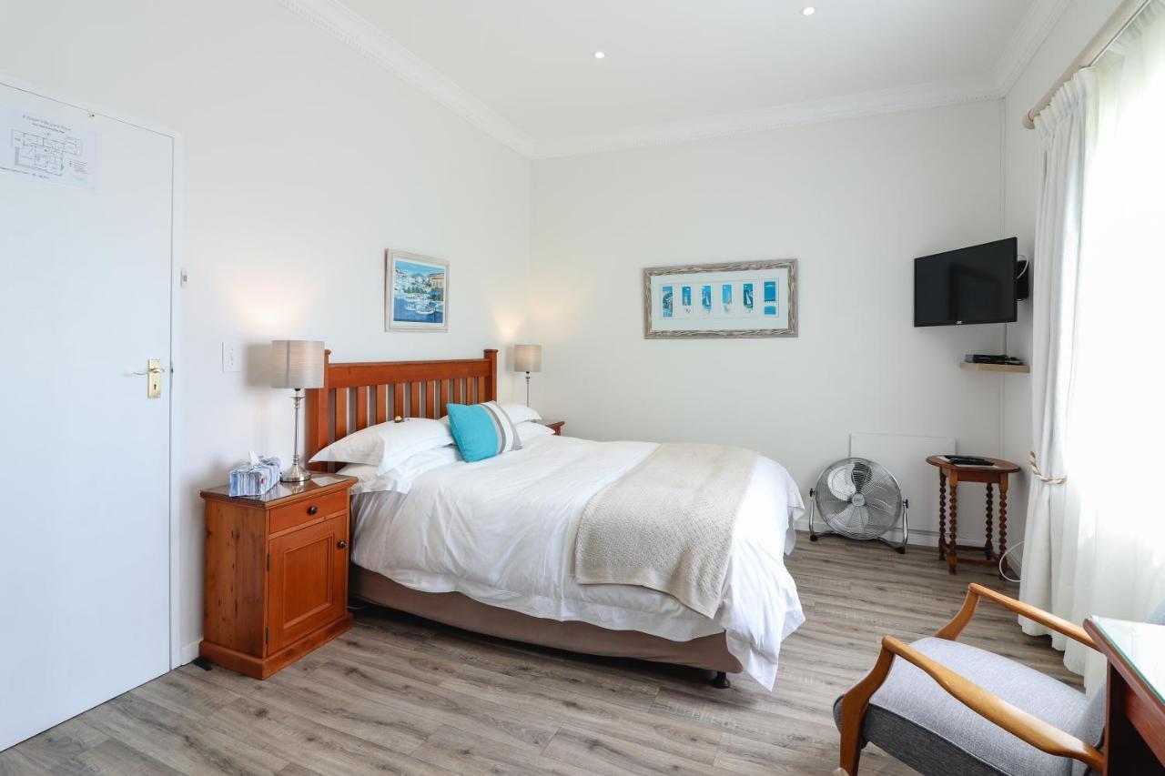 A Tuscan Villa Guest House Fish Hoek Bagian luar foto